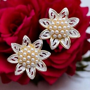 Vintage Signed Cathe Two-Tone Floral Clip On Earrings Faux Pearl Flower